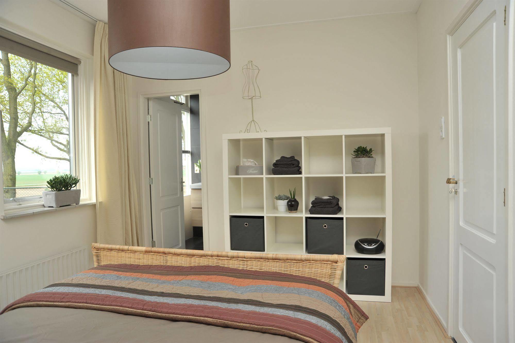 B&B Op De Brabantse Wal Halsteren Εξωτερικό φωτογραφία